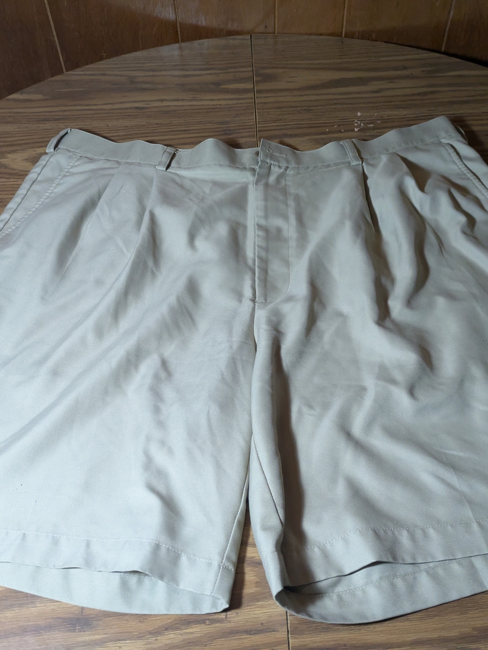 Savane  Men's Khaki Pleated Chino Golf Shorts | Old Money Aesthetic | Preppycore